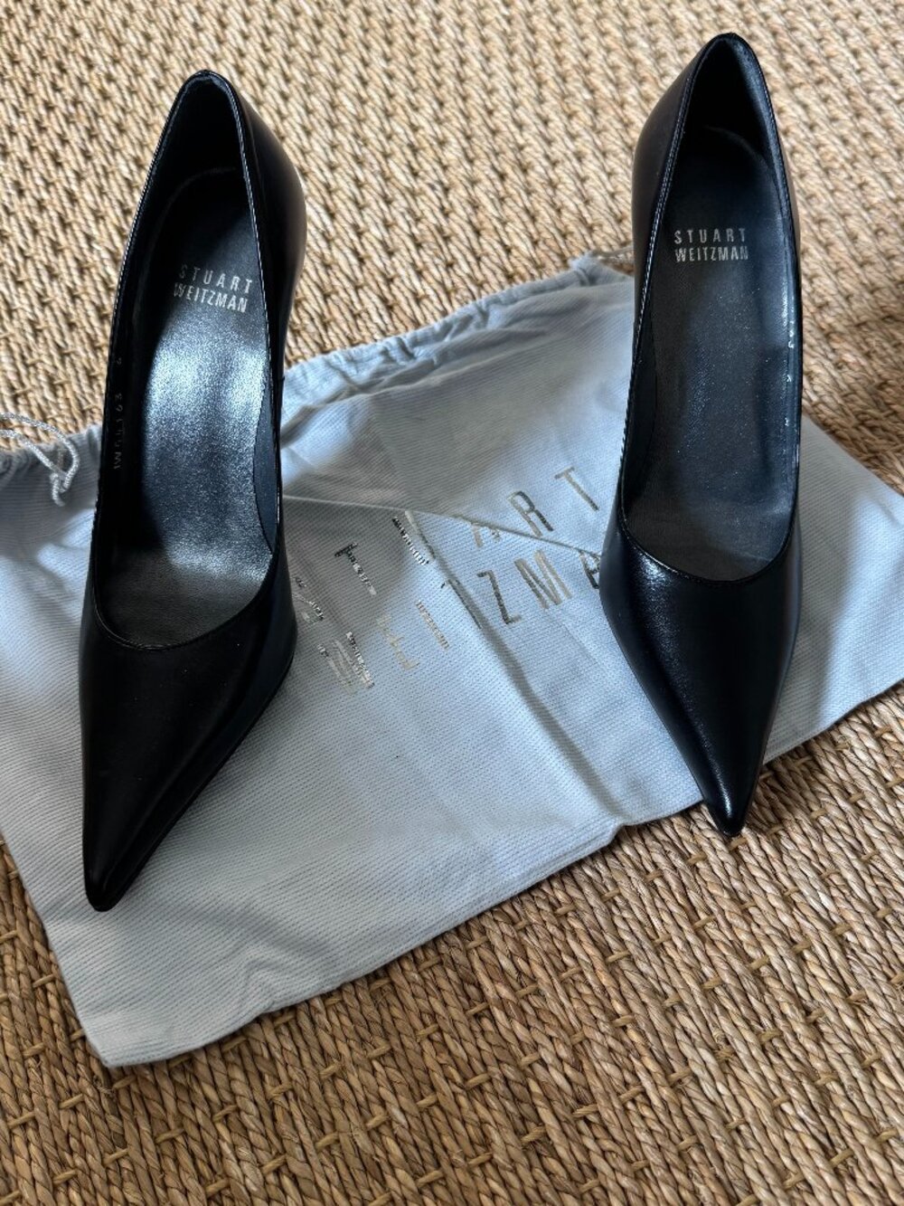Stuart Weitzman Black Leather Pointed Pump, 4" Heel, Size 6